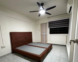 Blk 715 Chong Pang Green (Yishun), HDB 4 Rooms #558867921